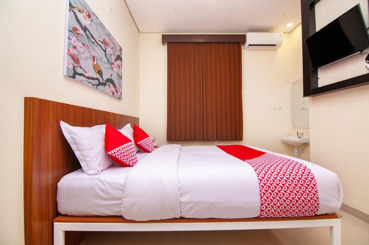 Oyo 2816 Privato Suite Kembaran Exterior photo